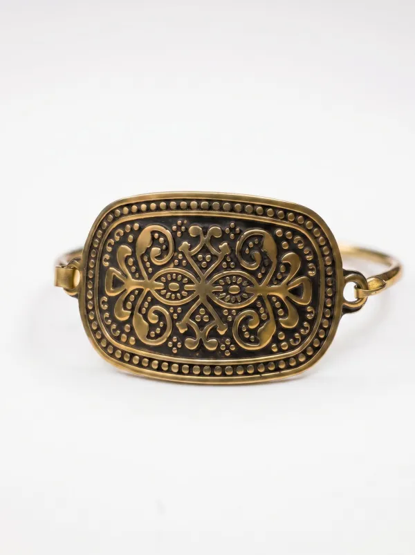 Diwan Medallion Cuff